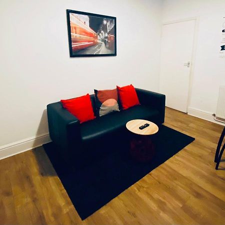 Spacious Four Bedroom Home 3 Bathrooms - 코번트리 외부 사진