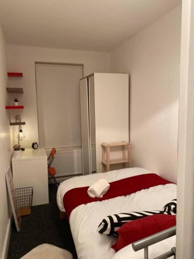 Spacious Four Bedroom Home 3 Bathrooms - 코번트리 외부 사진