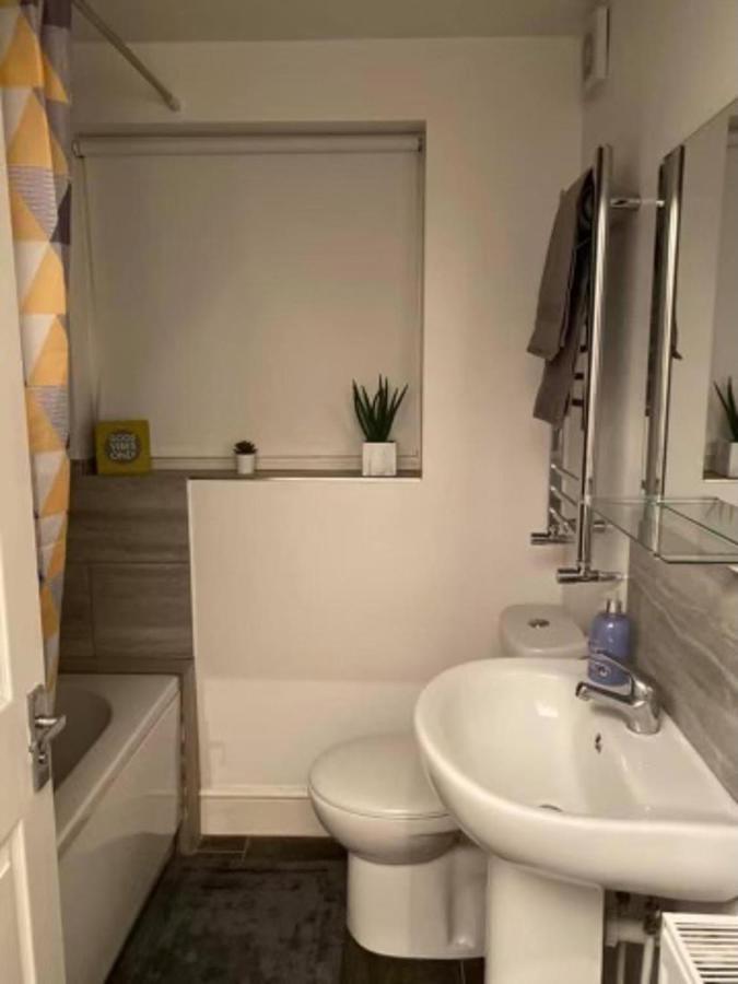 Spacious Four Bedroom Home 3 Bathrooms - 코번트리 외부 사진