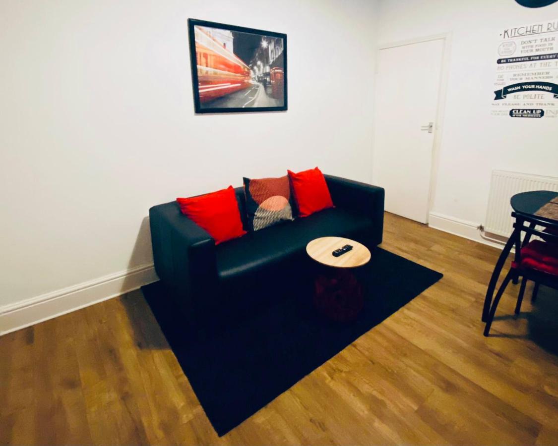 Spacious Four Bedroom Home 3 Bathrooms - 코번트리 외부 사진