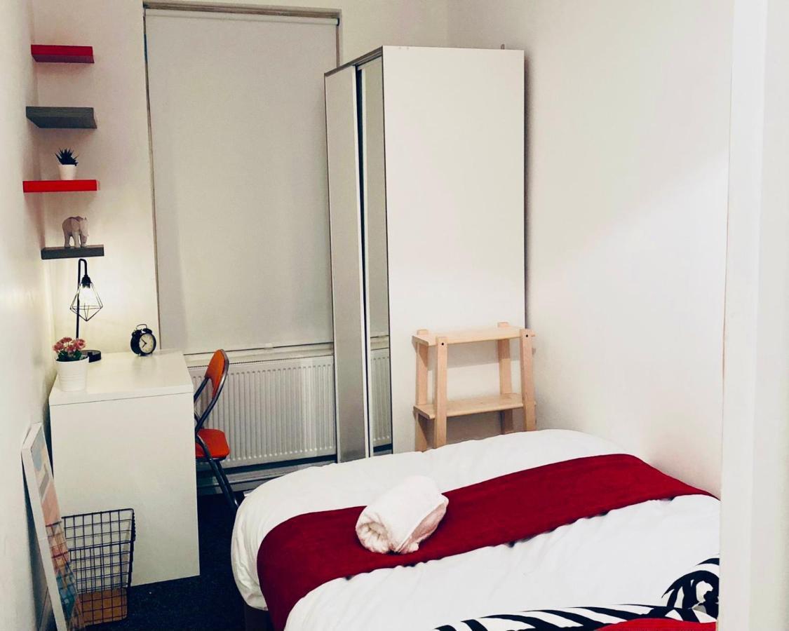 Spacious Four Bedroom Home 3 Bathrooms - 코번트리 외부 사진