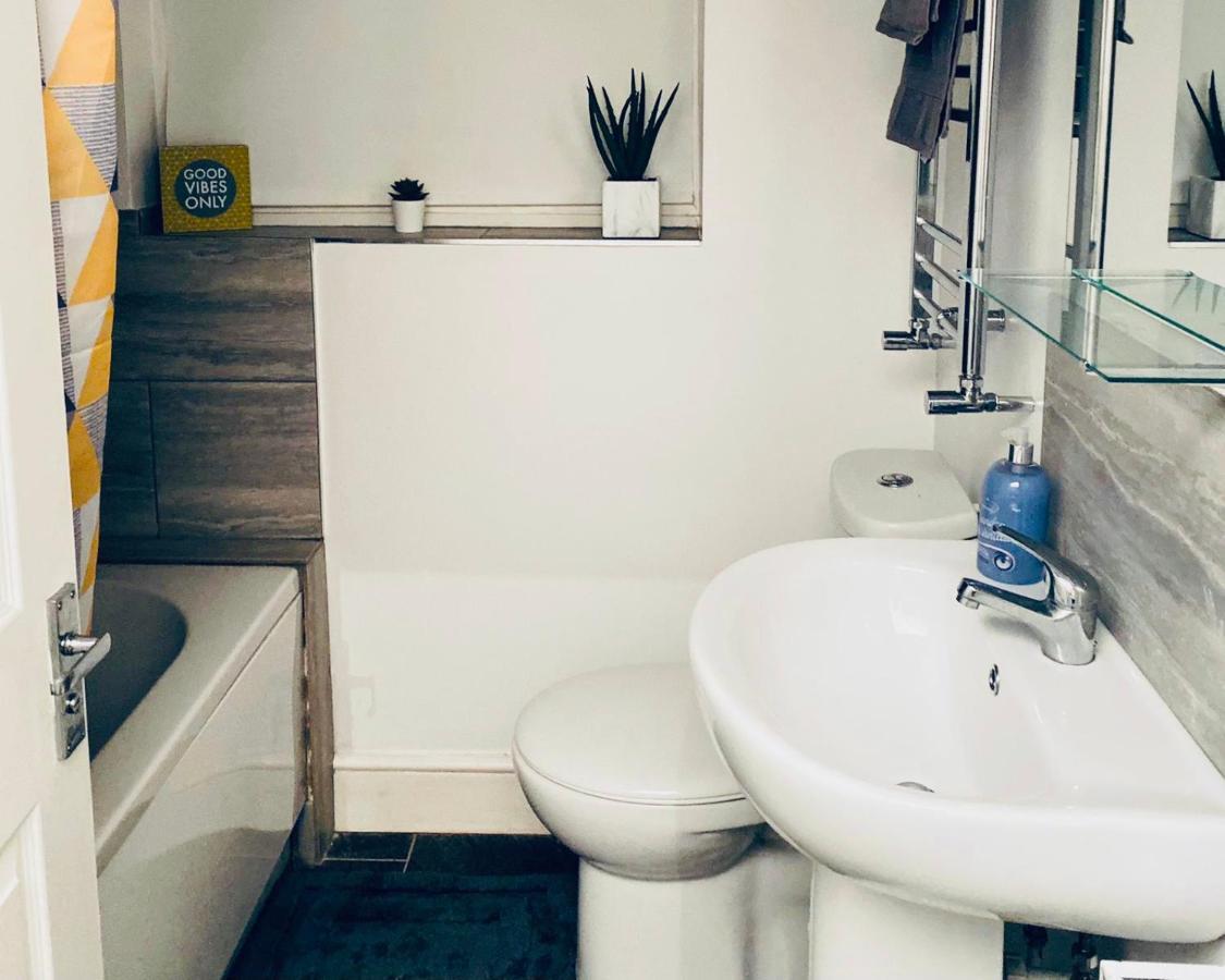 Spacious Four Bedroom Home 3 Bathrooms - 코번트리 외부 사진
