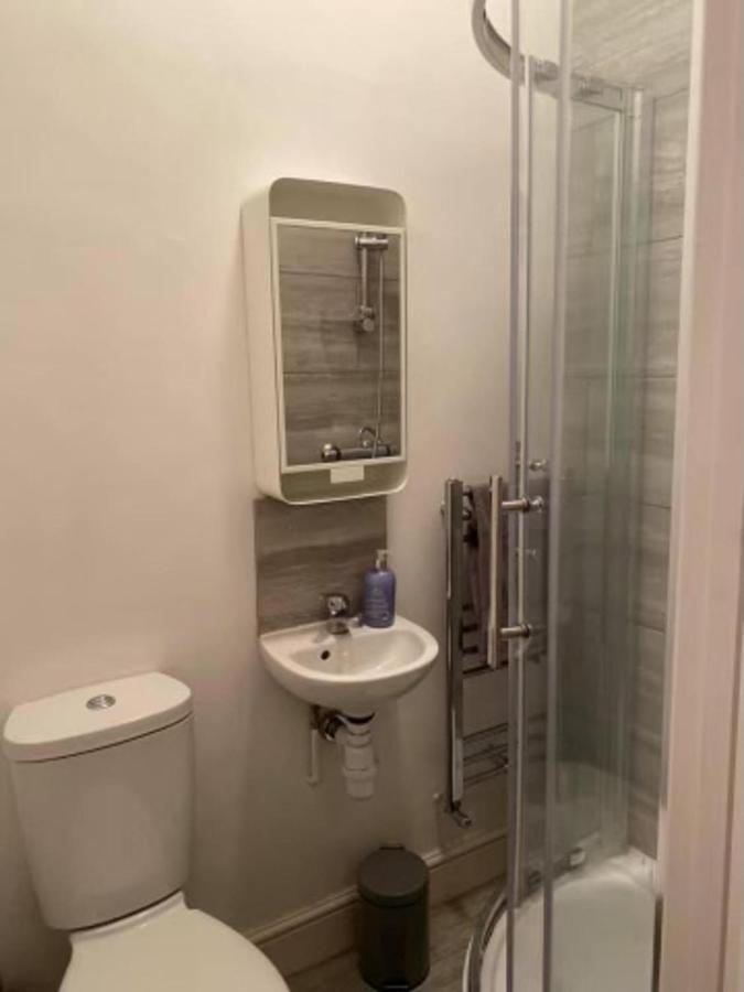 Spacious Four Bedroom Home 3 Bathrooms - 코번트리 외부 사진