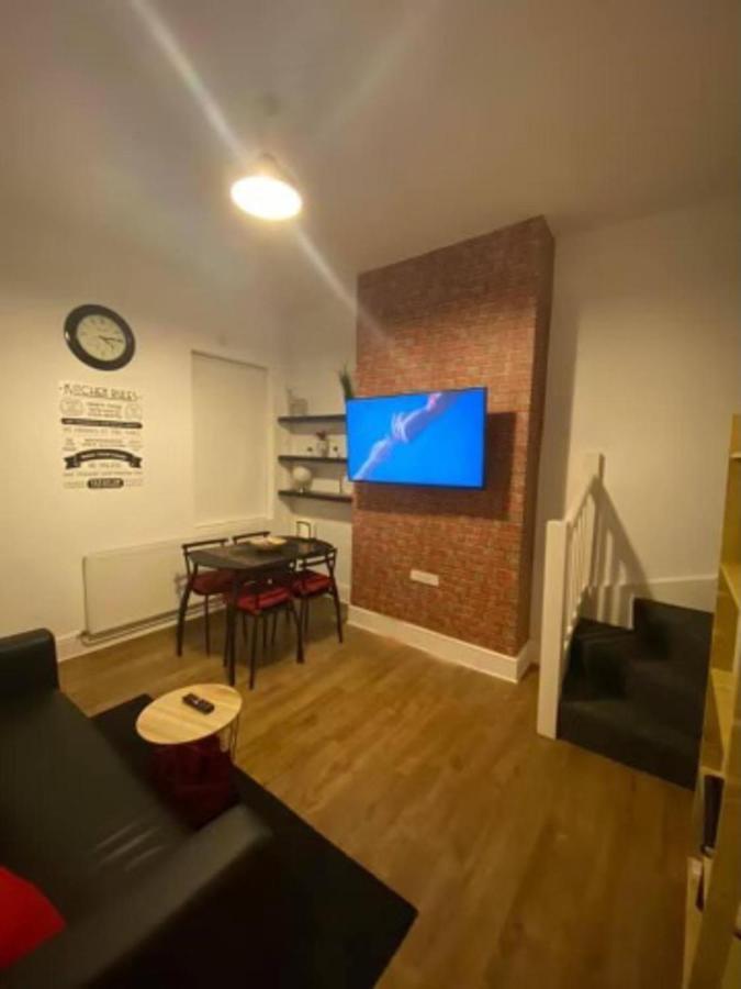 Spacious Four Bedroom Home 3 Bathrooms - 코번트리 외부 사진
