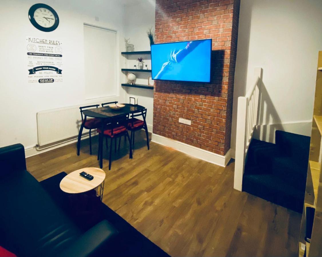 Spacious Four Bedroom Home 3 Bathrooms - 코번트리 외부 사진