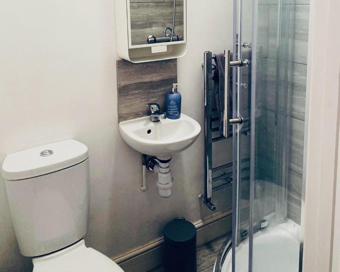 Spacious Four Bedroom Home 3 Bathrooms - 코번트리 외부 사진