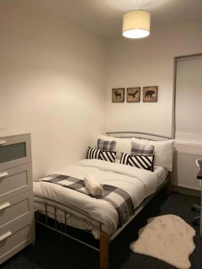 Spacious Four Bedroom Home 3 Bathrooms - 코번트리 외부 사진