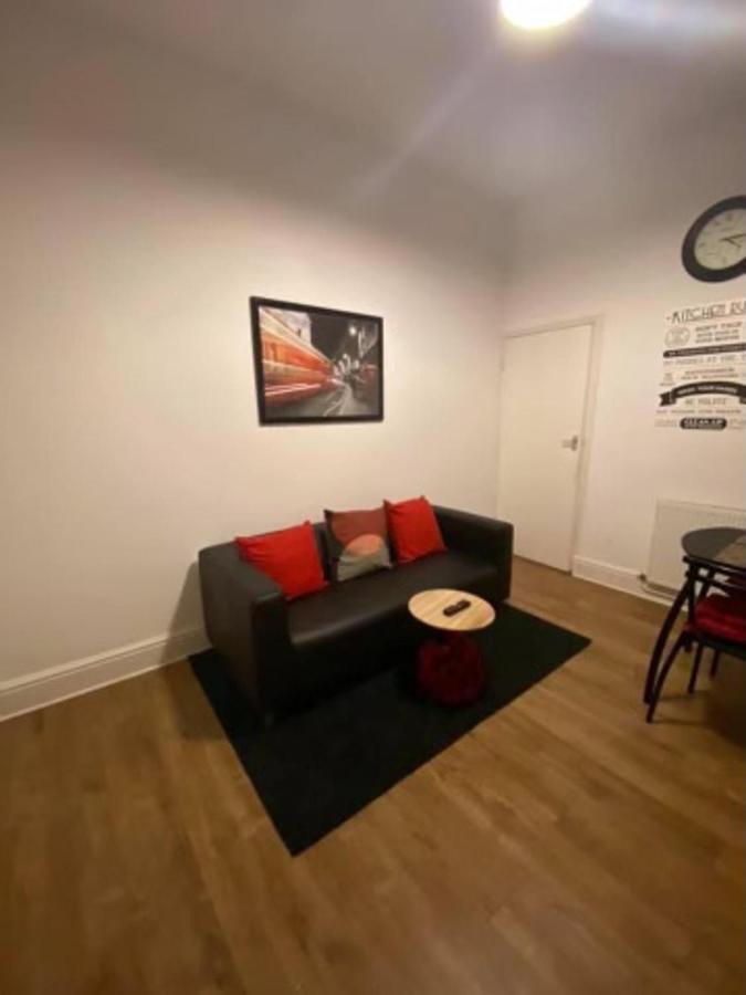 Spacious Four Bedroom Home 3 Bathrooms - 코번트리 외부 사진